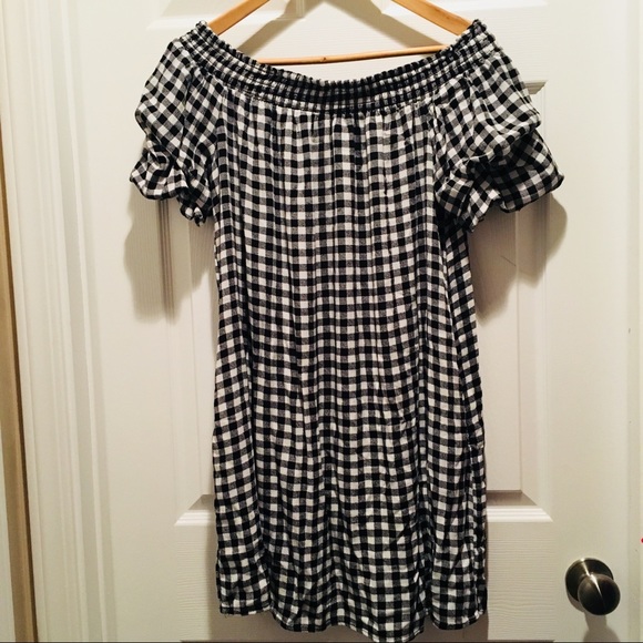 Off The Shoulder Dress w/ POCKETS - Picture 3 of 4